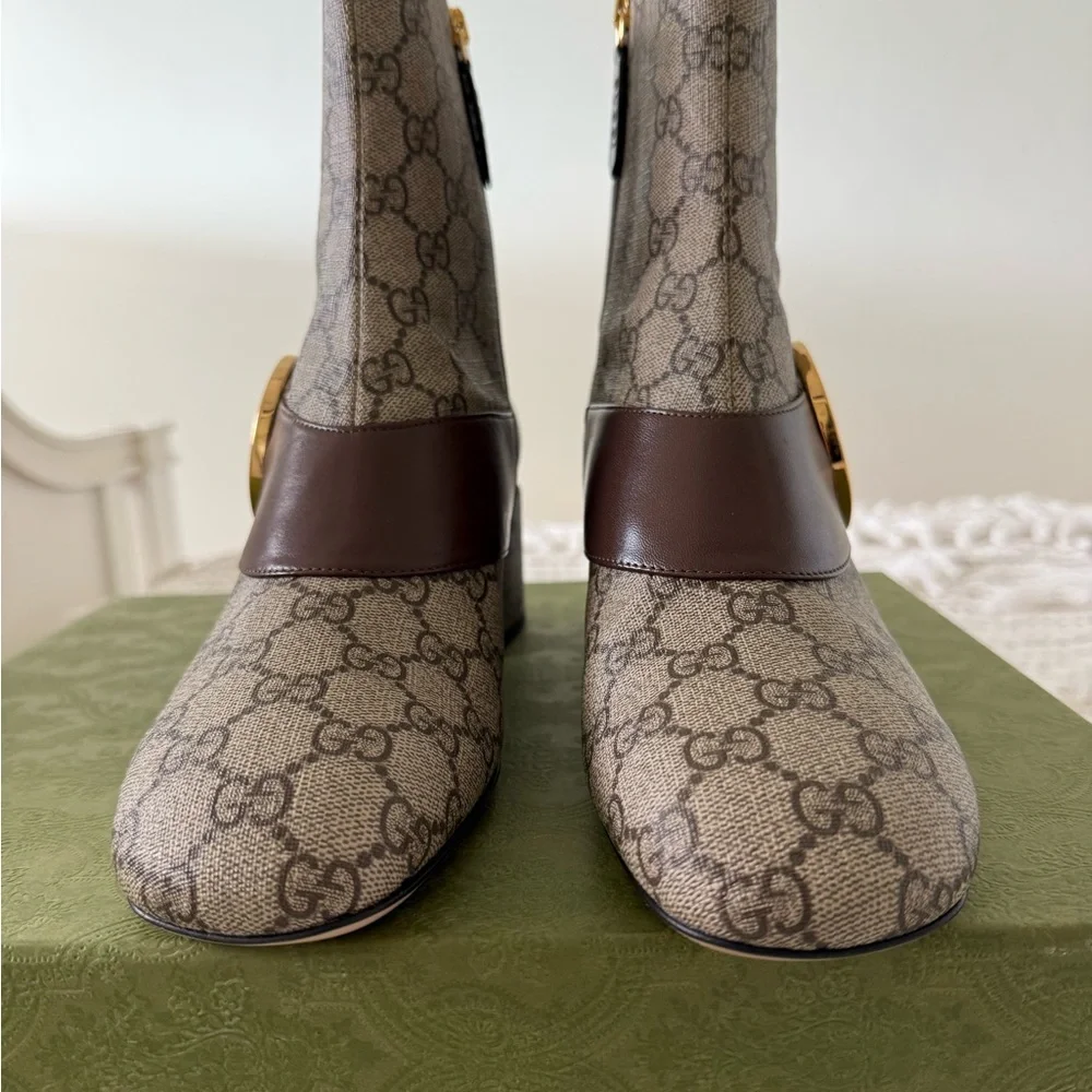 Gucci blondie Brown& Cream GG coated canvas 2” block heel ankle boot SZ 40 NWB - Picture 3 of 10